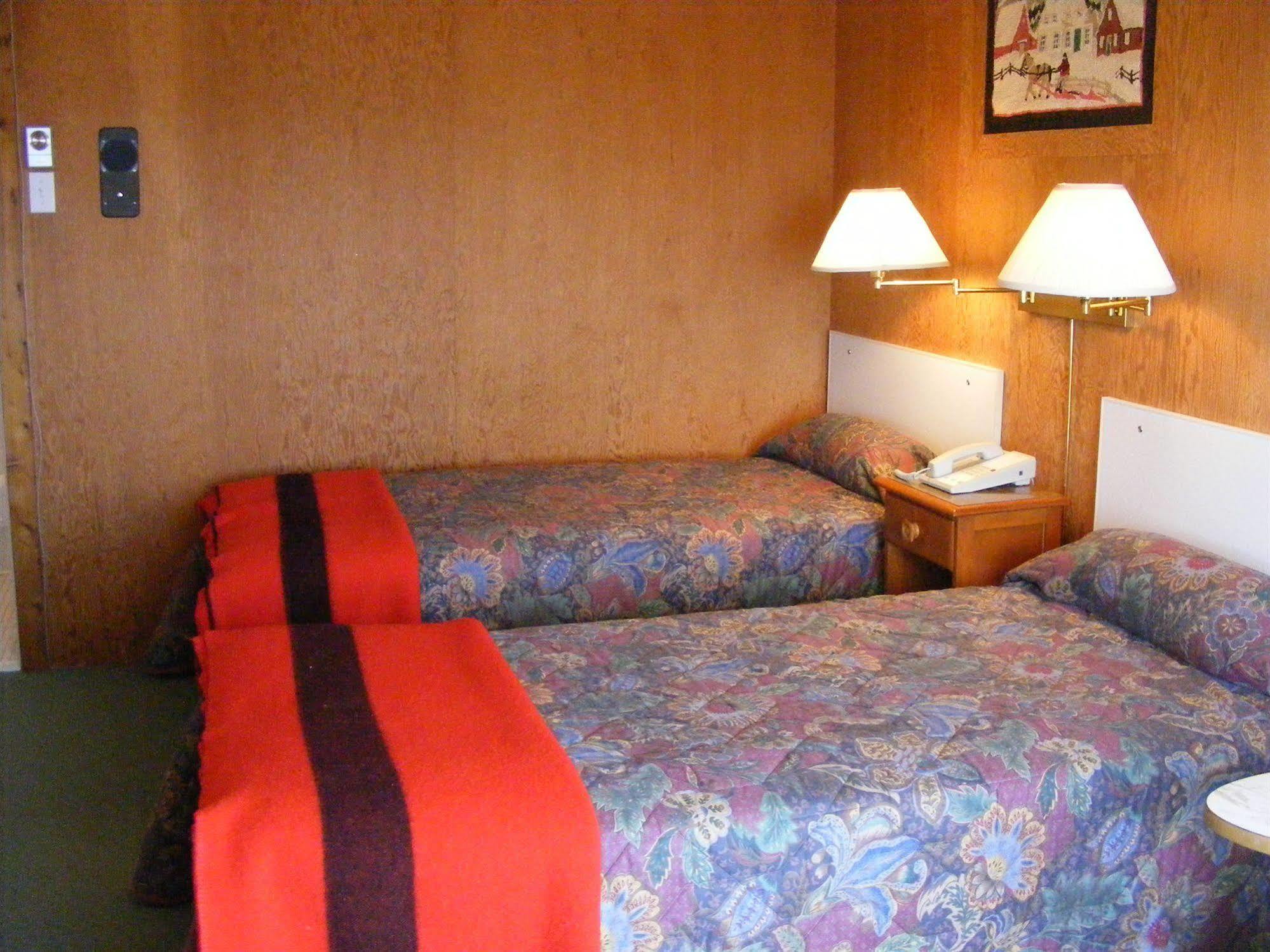 Hotel Motel Bon Accueil Riviere-la-Madeleine Exterior photo